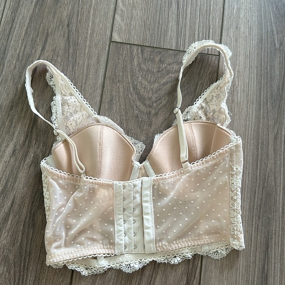 Victoria’s Secret lace boustier top🤍 - Picture 2 of 3